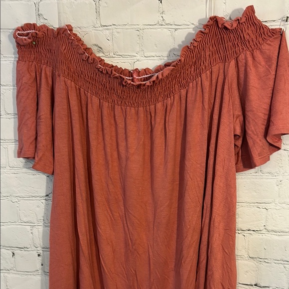 Veveret Women's Off-Shoulder Rust Top - Picture 3 of 5